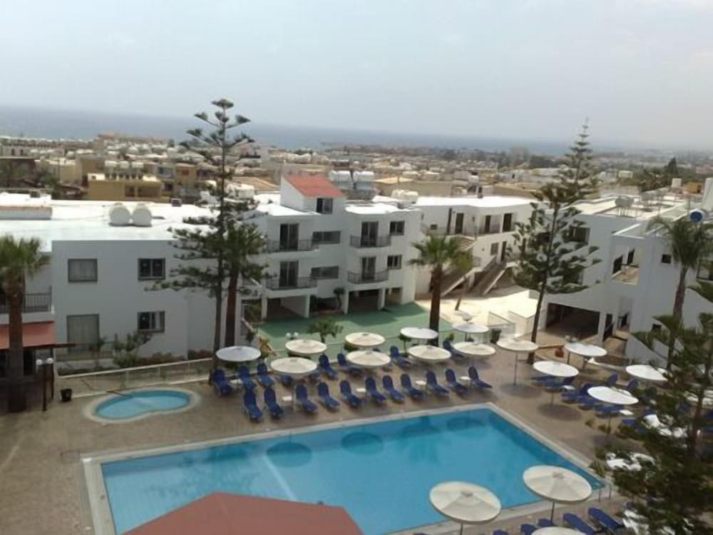 Christabelle Hotel Apartments 34/38