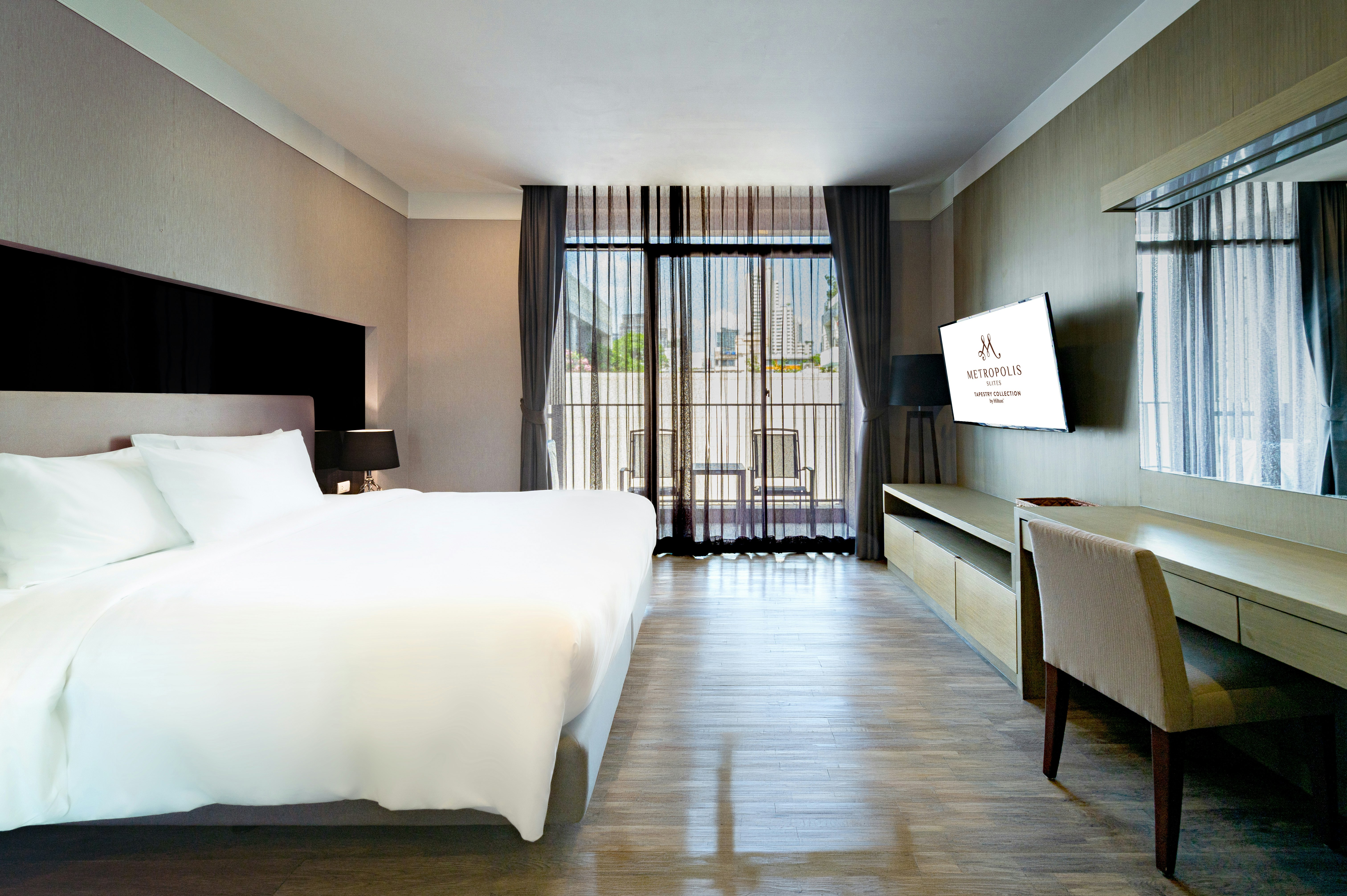 STUDIO, KING BED, HIGH FLOOR
