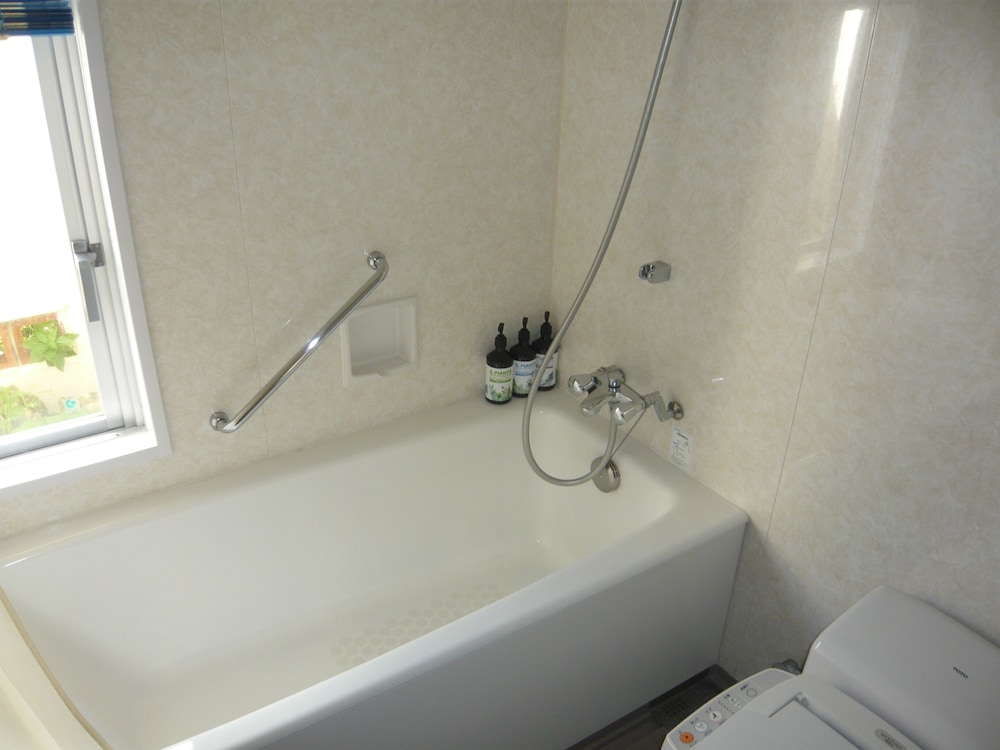Villa, Twin Beds, Ocean Front، Eco Village Iriomote 9/10