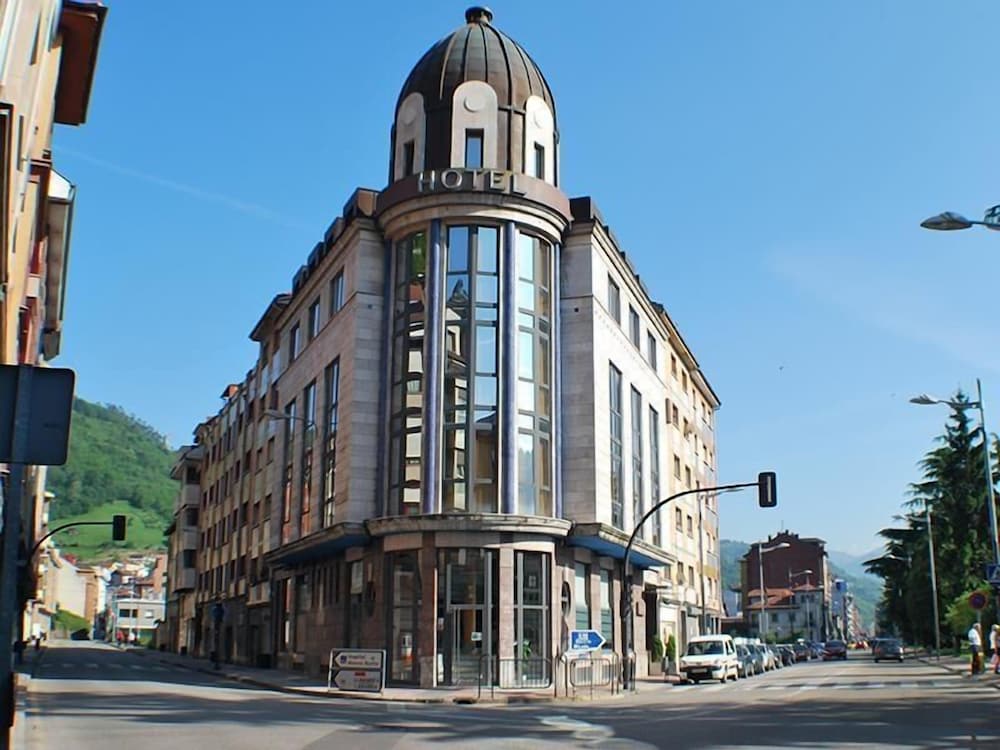Mieres Del Camino 42/44