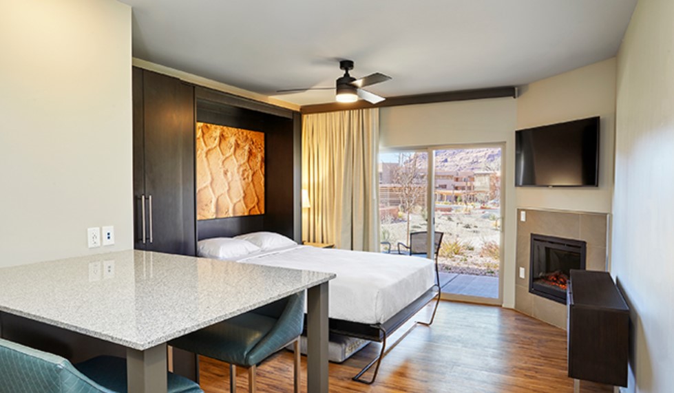 Studio Deluxe Suite