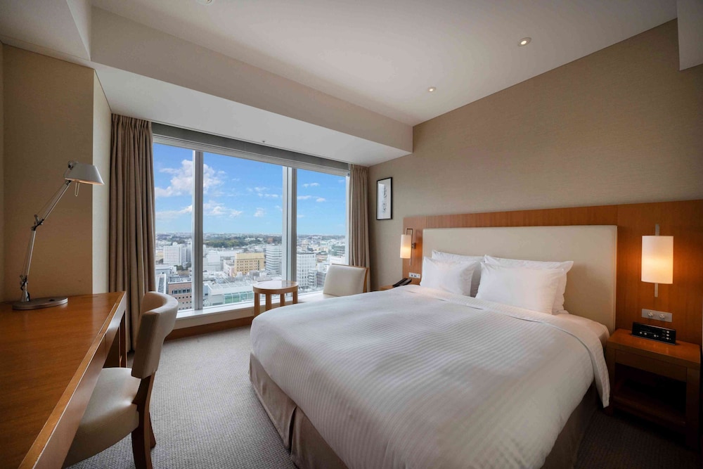 Moderate, Queen Bed