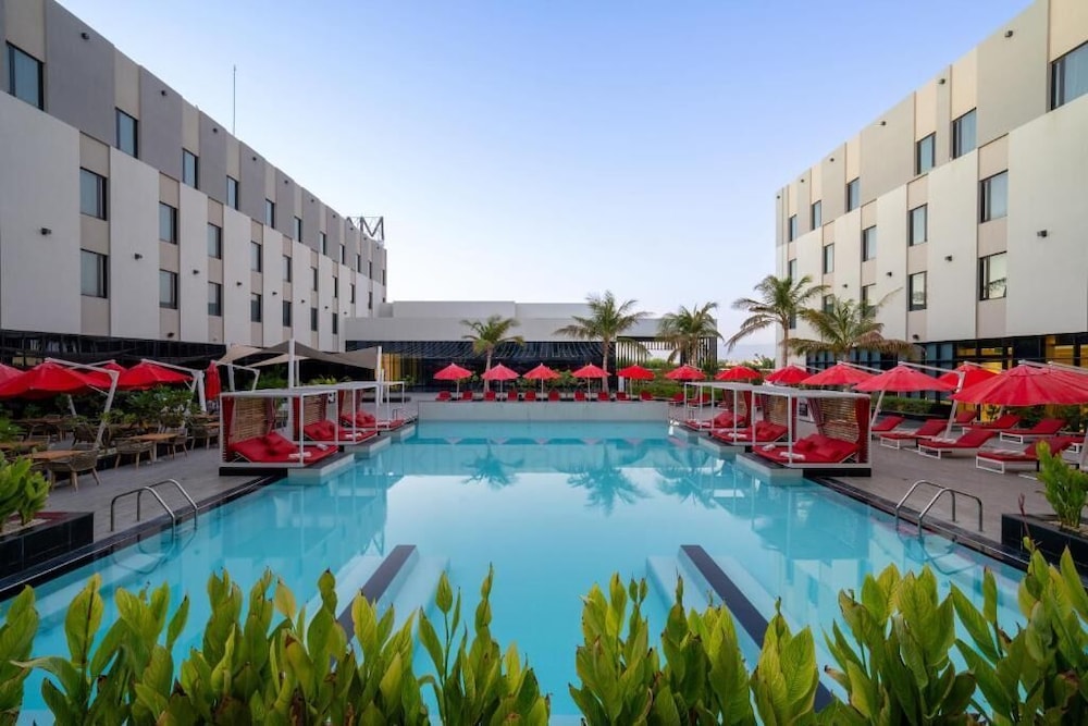 Maani Muscat Hotel & Suites 4/59