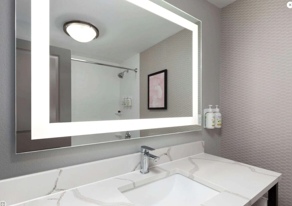 Hawthorn Extended Stay by Wyndham Knoxville 43/46