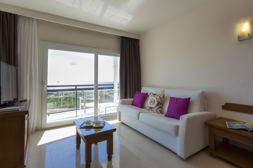 GRAND PALLADIUM PALACE IBIZA RESORT 41/64