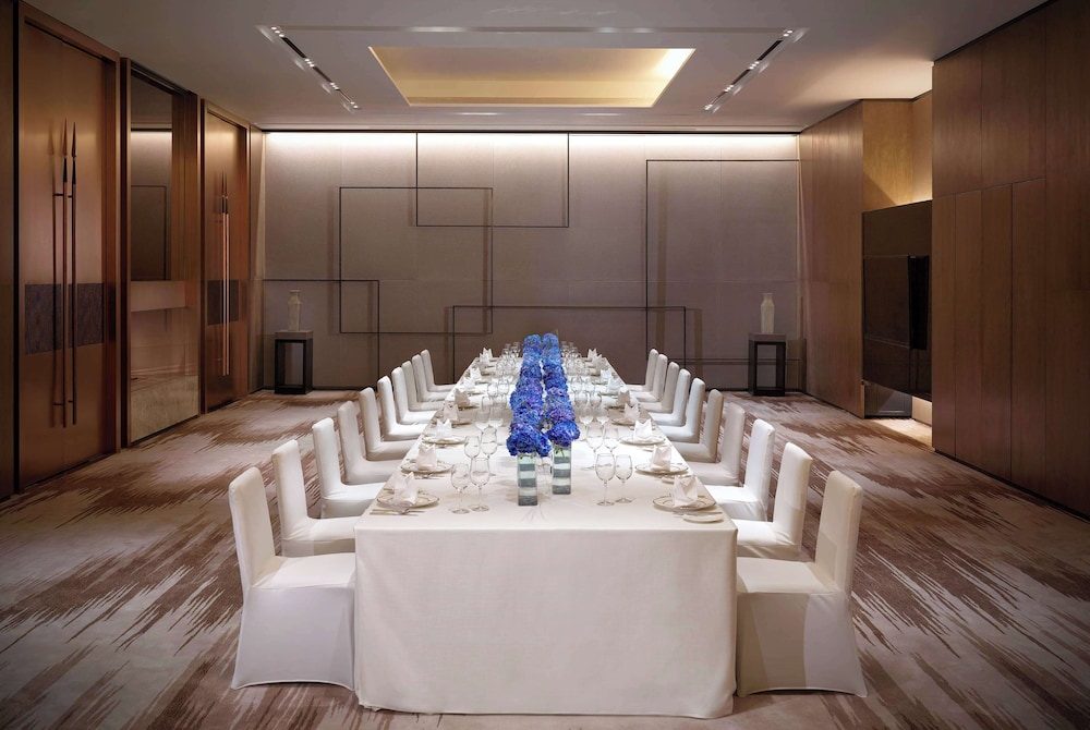 Hyatt Regency Tianjin East 71/73