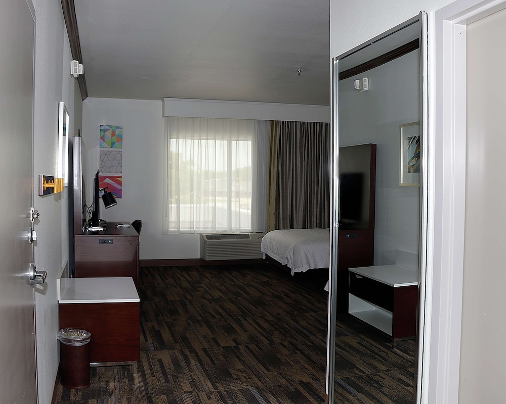 Hampton Inn And Suites Stephenville 11/40