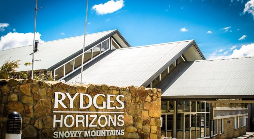 Horizons Lake Jindabyne in JINDABYNE - NEW SOUTH WALES