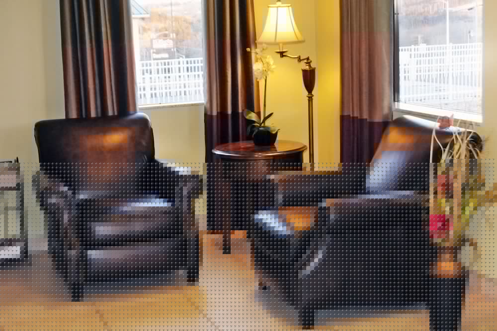 Whispering Hills Inn 29/35