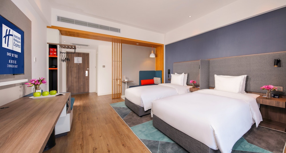 Holiday Inn Express Chengdu East 16/30