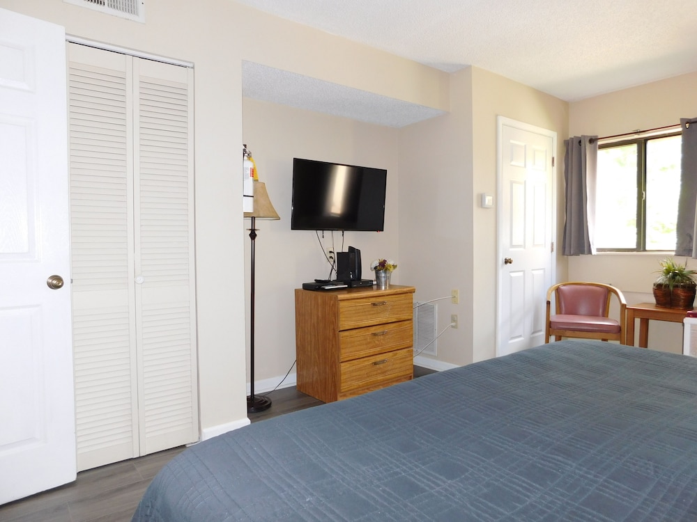 Laurel Inn Condominium 8/50