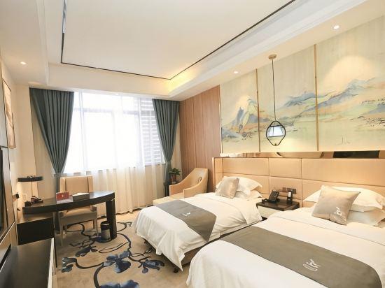 Eastern, Twin Beds