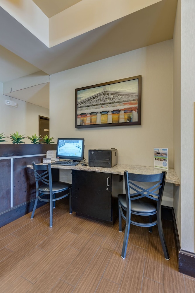 Club Hotel Nashville Inn Suites 59/67