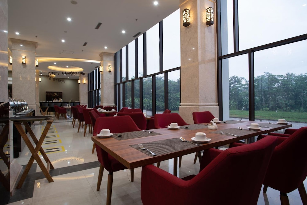 Braling Grand Hotel by Azana 44/58