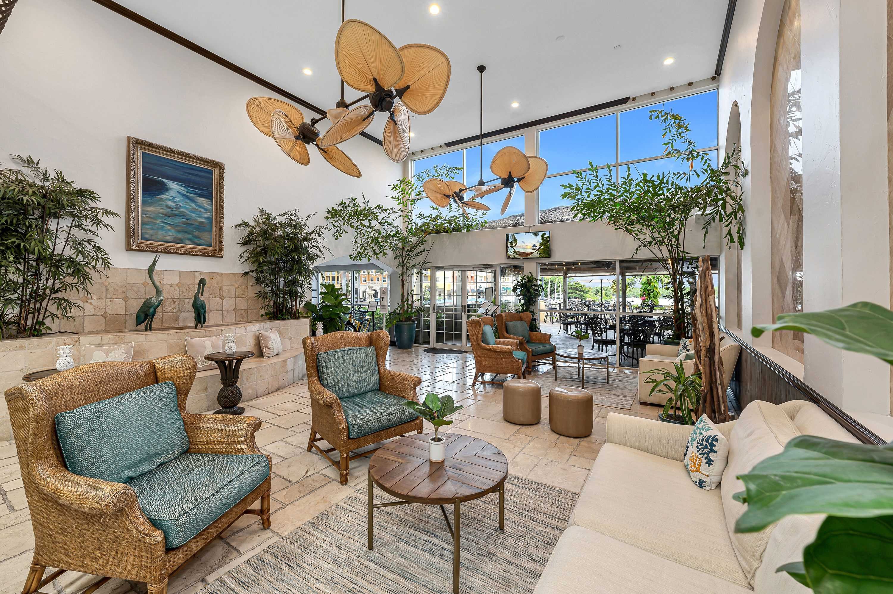 Bayfront Inn 5th Avenue 24/50