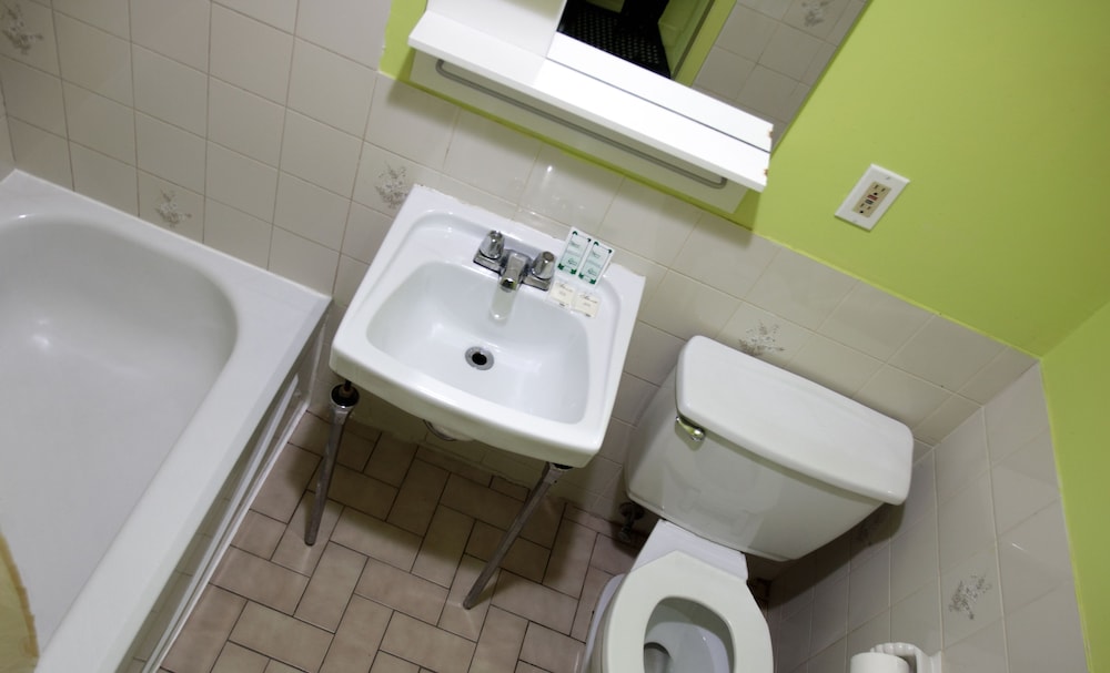 Economy, Basement, Queen Bed، Hotel Casa Bella 2/2