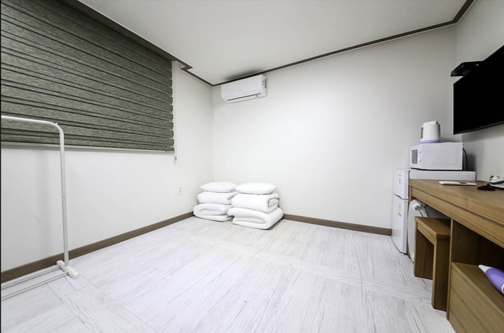 Daecheon 323 Condo 27/30