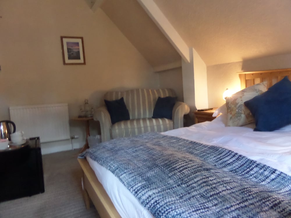 Broomfield House 17/50