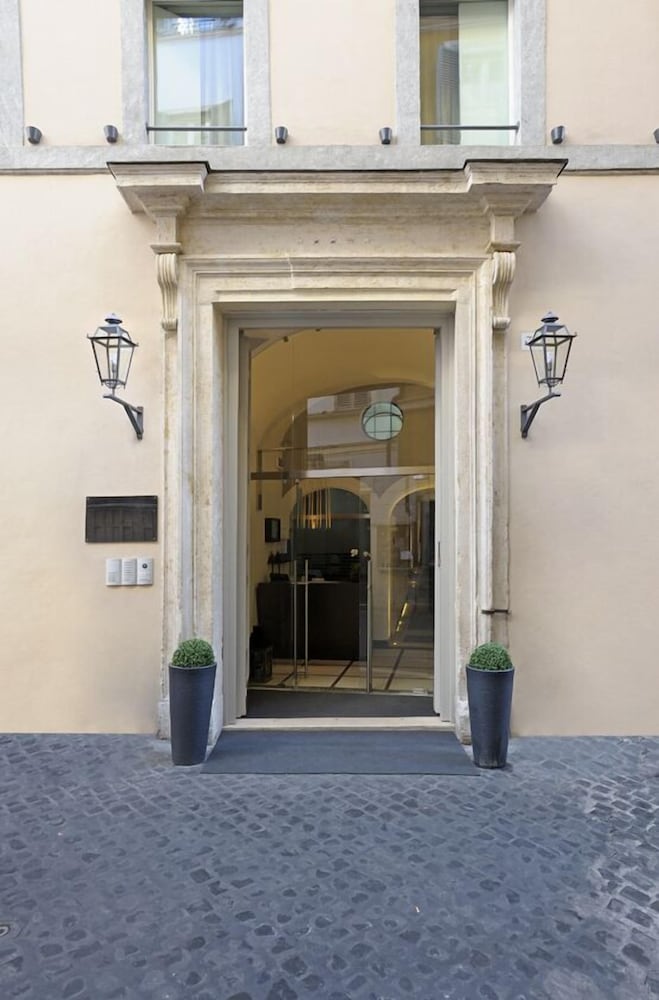Trevi Palace Luxury Inn 50/54