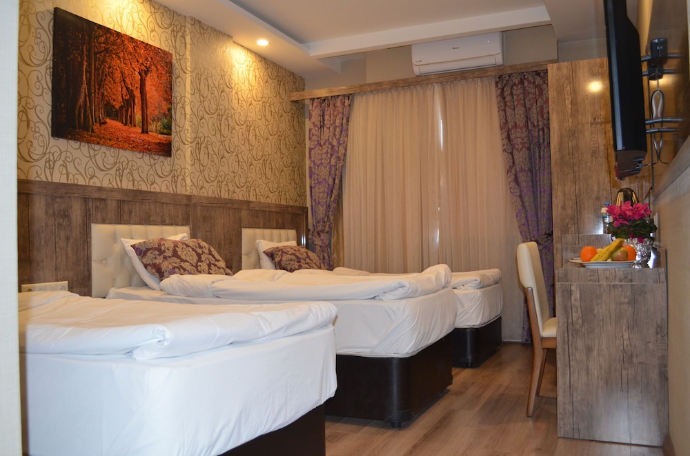 Otel Le Grand 4/22