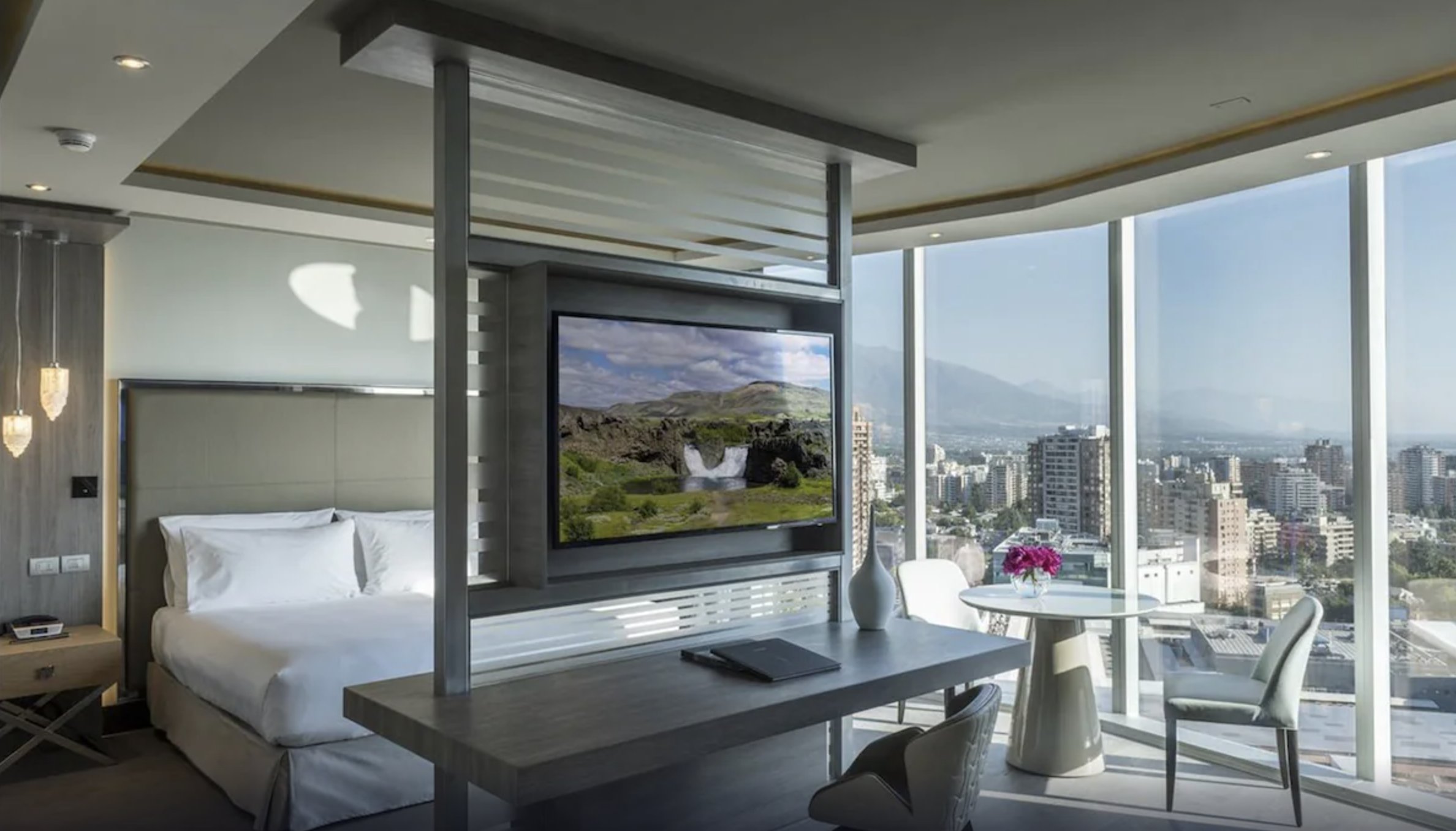 ICON HOTEL 58/58