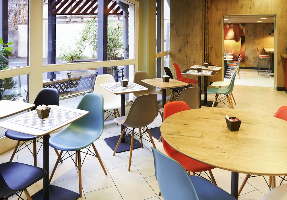 restaurant cafeteria