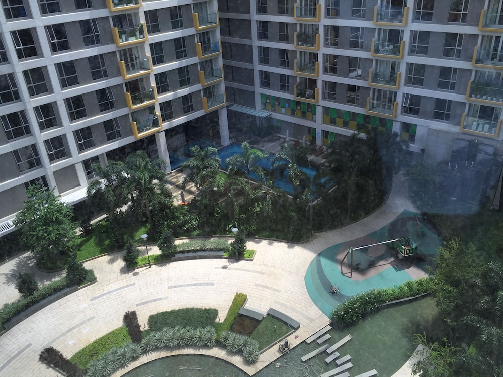 Bluesky Serviced Apartment Airport Plaza 52/54