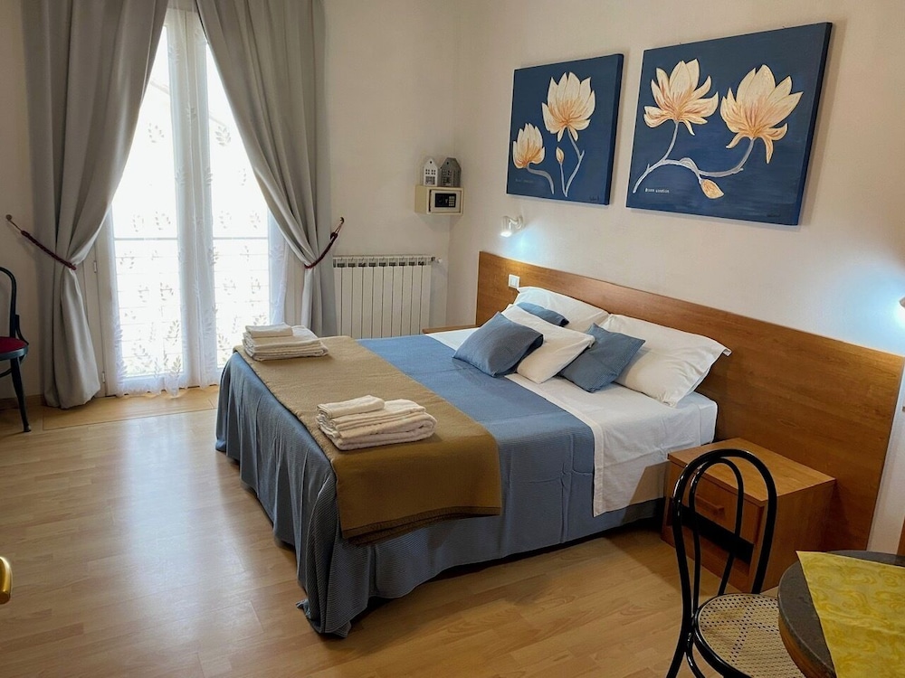Bed And Breakfast Dream 15/50