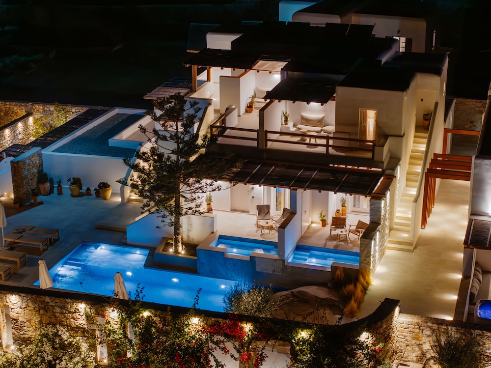 OLIVING MYKONOS LUXURY SUITES 5/50