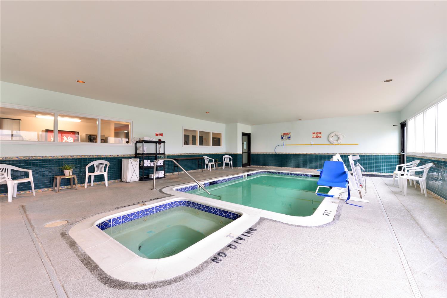 Americas Best Value Inn Somerville, TX 24/52