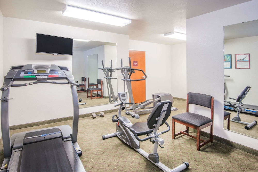 Microtel Inn & Suites by Wyndham Miami 15/24