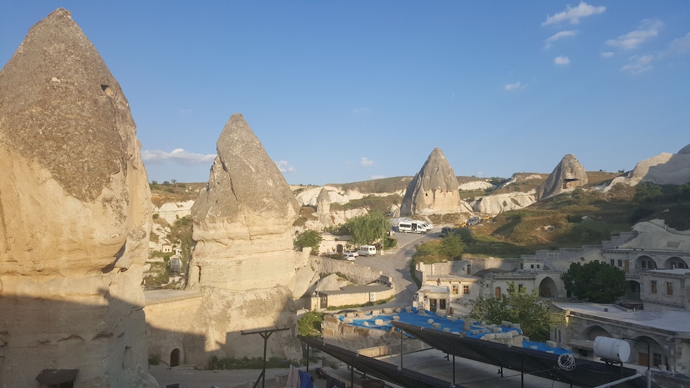 Mosaic Cave Hotel 46/50