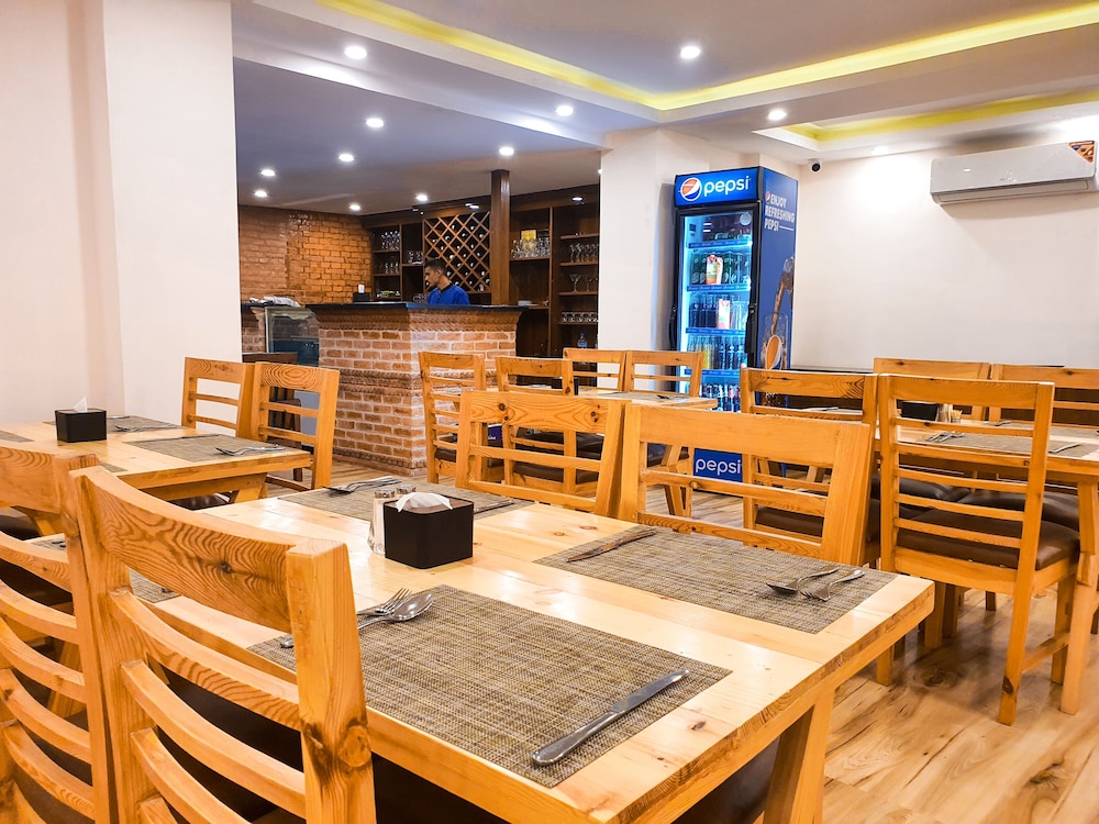 Kathmandu Aagantuk Hotel 27/33