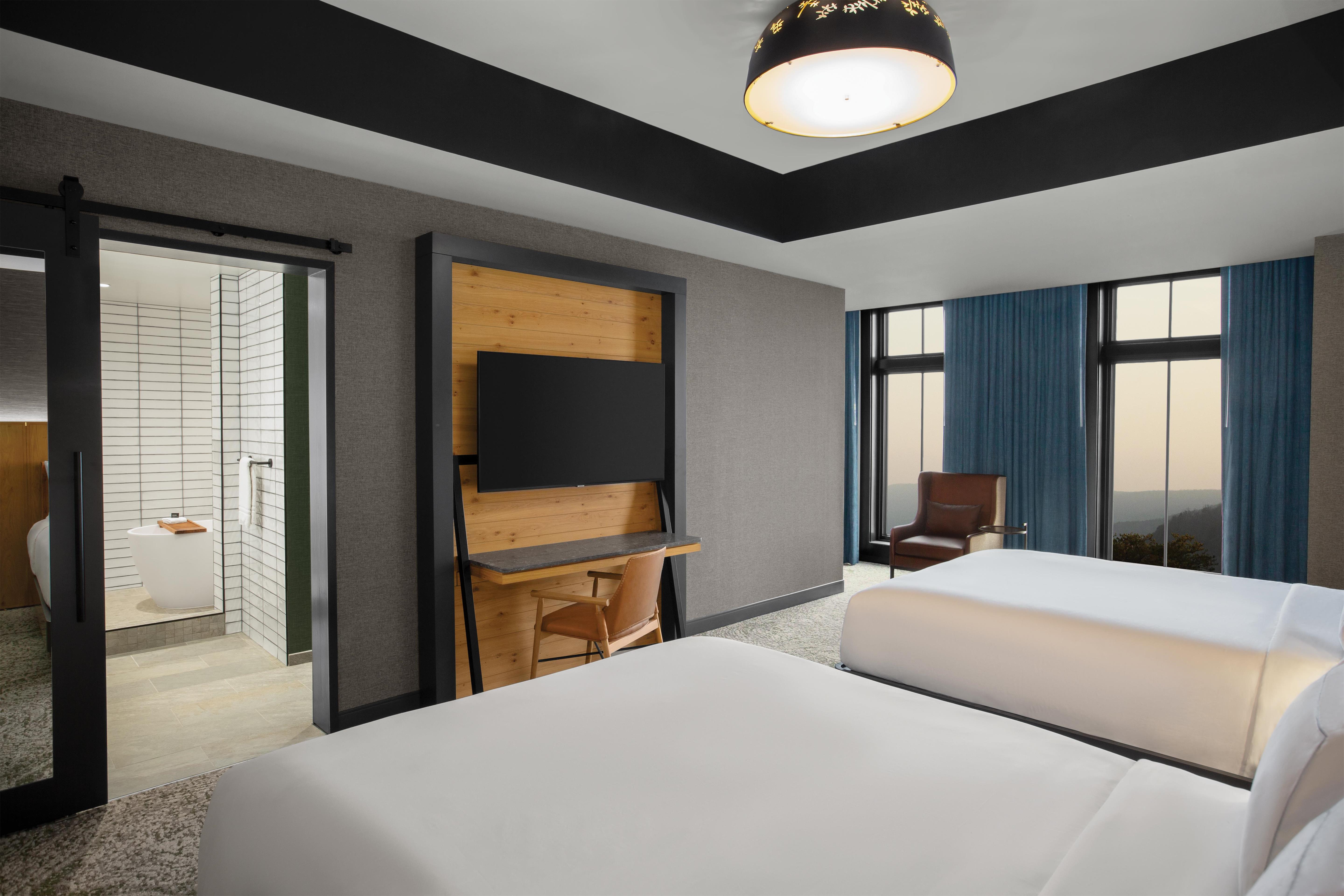 Highland, Suite, 2 Queen Beds, Resort View