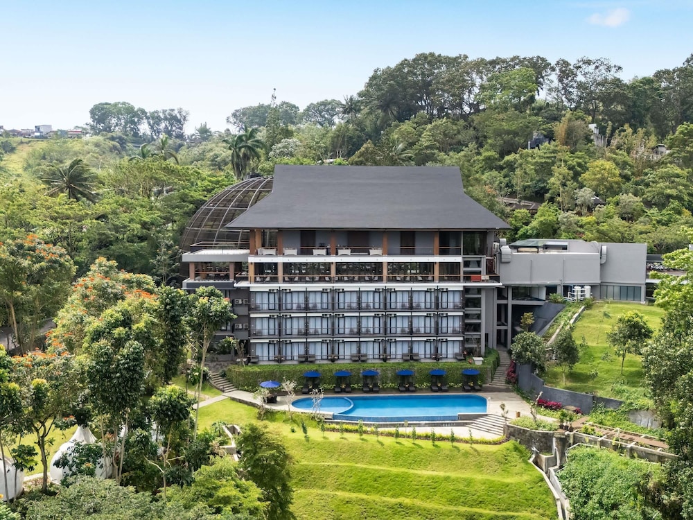 Mercure Cibadak Sukabumi Resort 4/48
