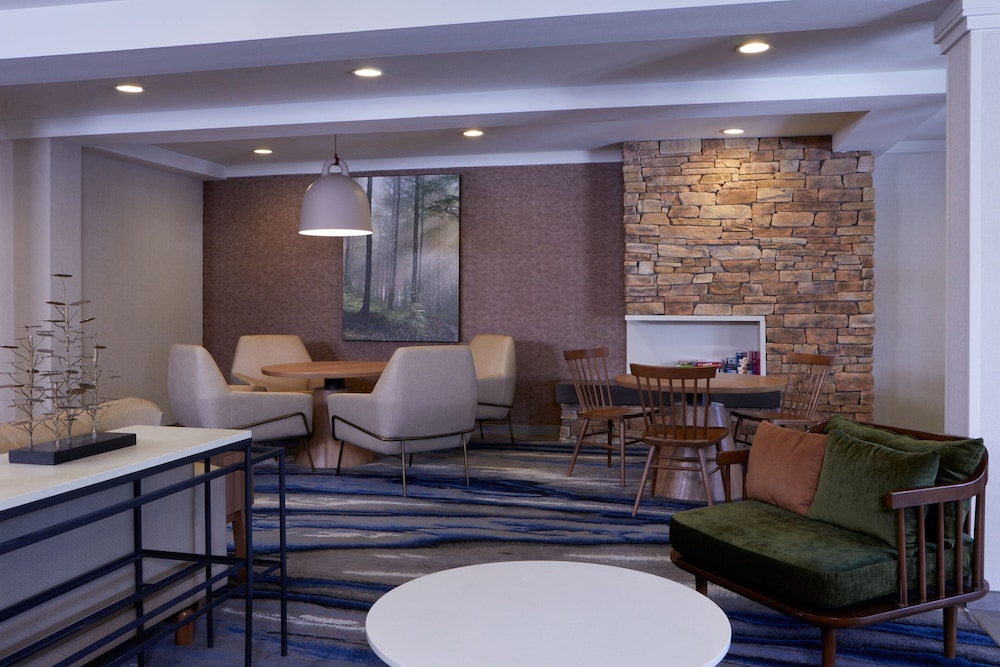 Fairfield Inn And Suites San Bernardino 42/47