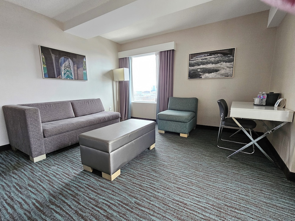 Imperial Hotel and Suites 40/60