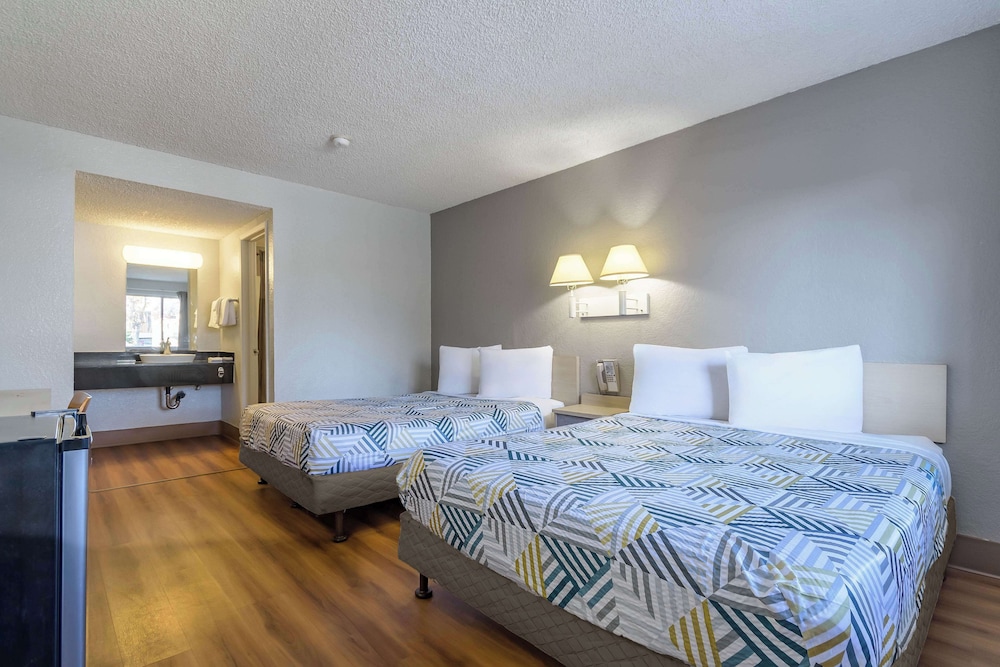 Studio6 Hayward, CA – Silicon Valley Gateway 12/33