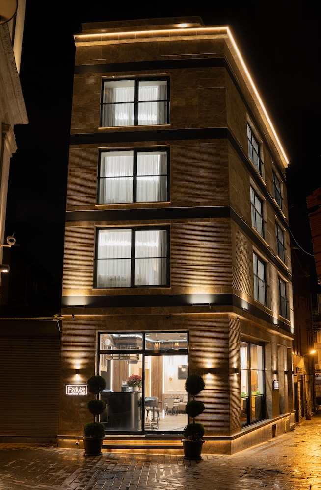 Fama Karakoy 写真1