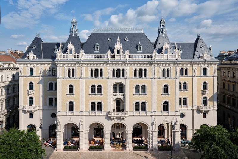 W Budapest 1/1