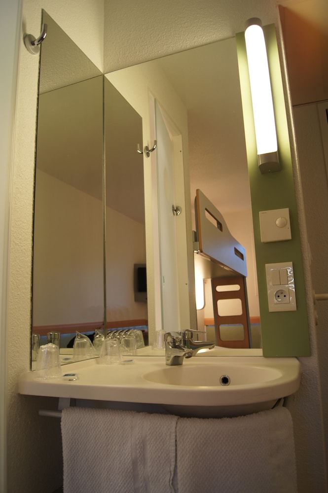 Ibis Budget Pau Est 33/71