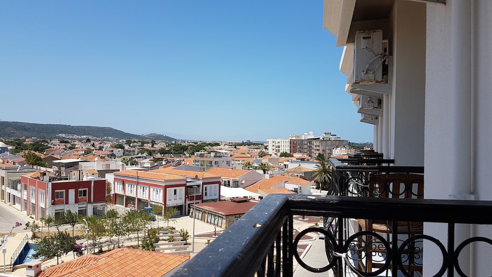 Ileri Hotel & Apartments 42/49