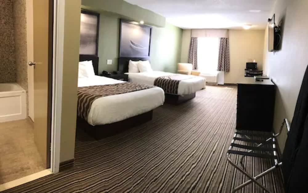 Red Maple Inn And Suites 15/38