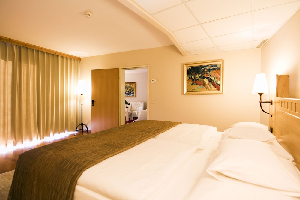 Rogner Hotel 15/27