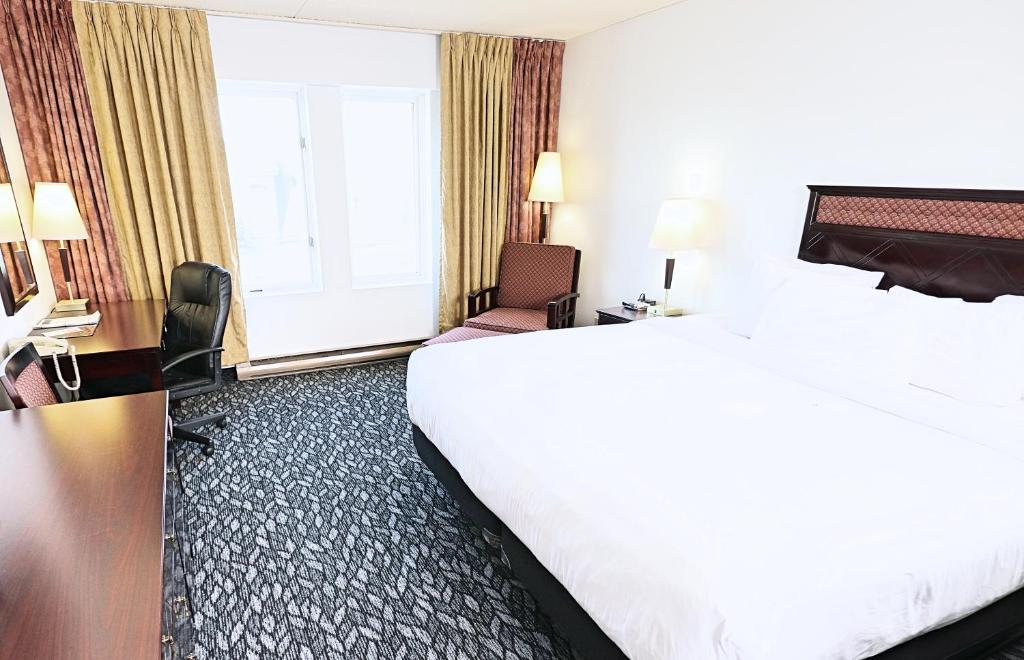 Empire, Deluxe, King Bed