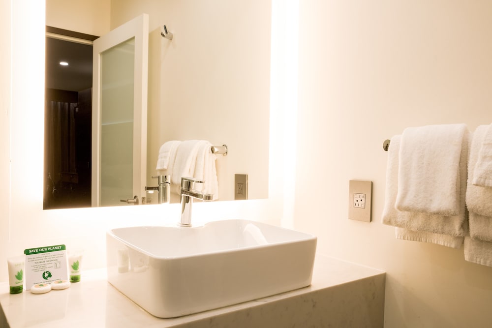 Hotel Xilo Glendale 45/51