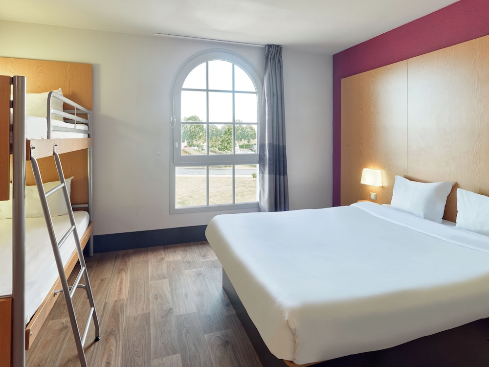 Room, Quadruple, 1 Double and 2 Bunk Beds