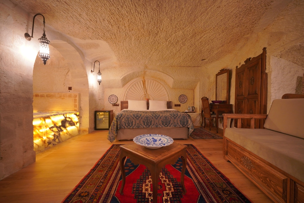 FAIRYLAND CAVE HOTEL 7/50