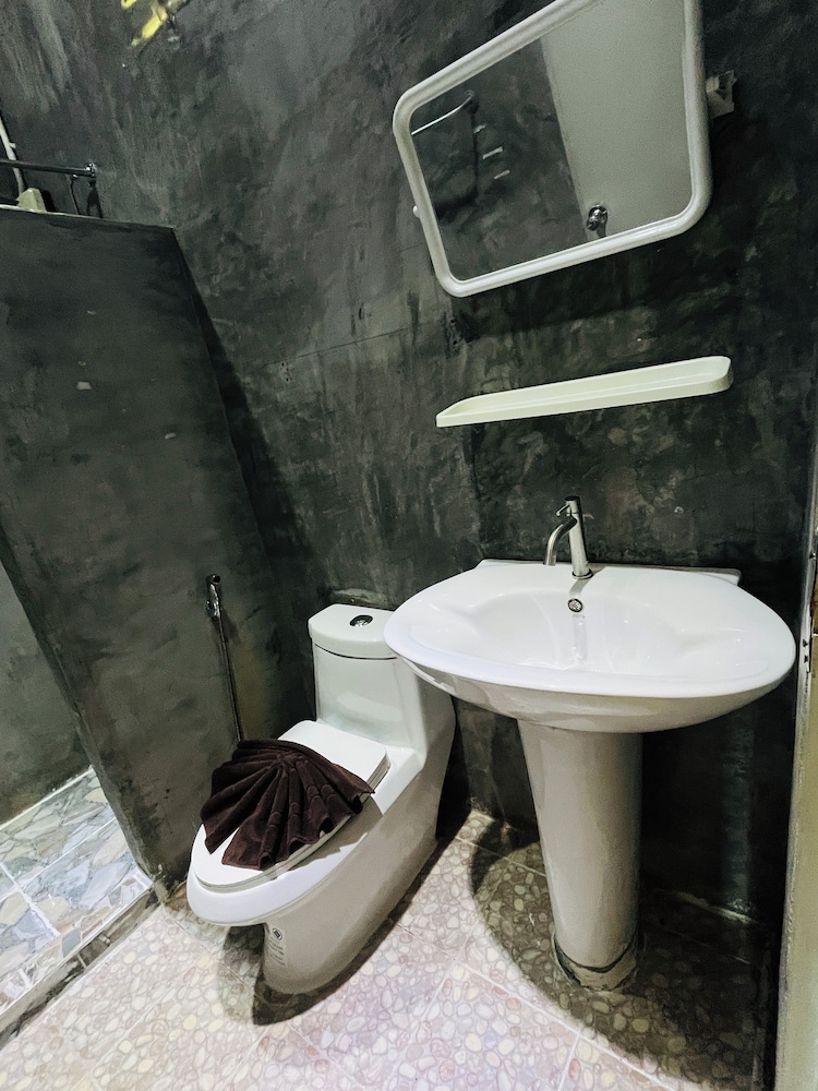 New Ozone Resort & Spa 62/64