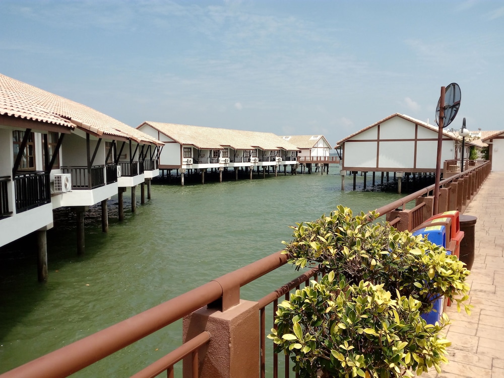 Wonderland Private Chalet at Port Dickson 39/48